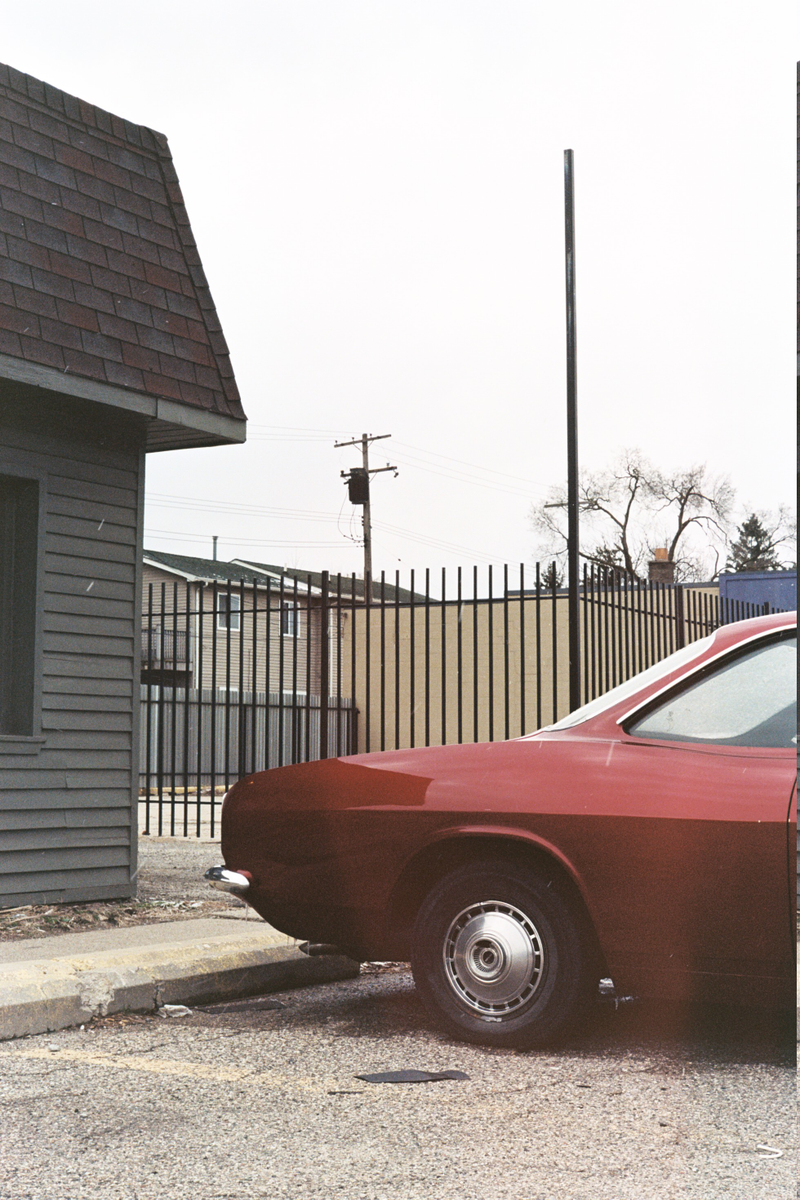 Illustration for article titled So I tried shooting Natura1600 at dusk/night